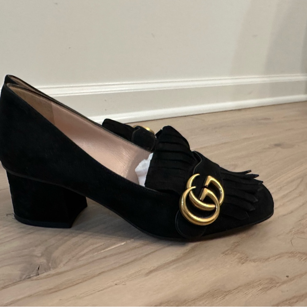 Gucci Black Heels with Gold GG Emblem - Picture 6 of 6